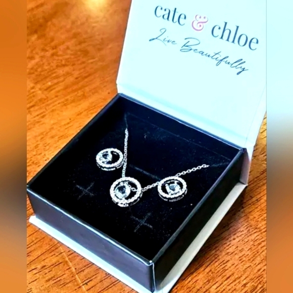 Reign 18k White Gold Necklace and Earrings Jewelry Set with Crystals - Picture 2 of 6